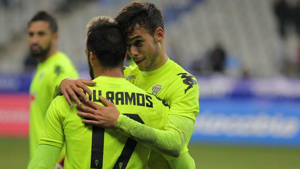 Borja Domínguez y Edu Ramos celebran la victoria en Oviedo