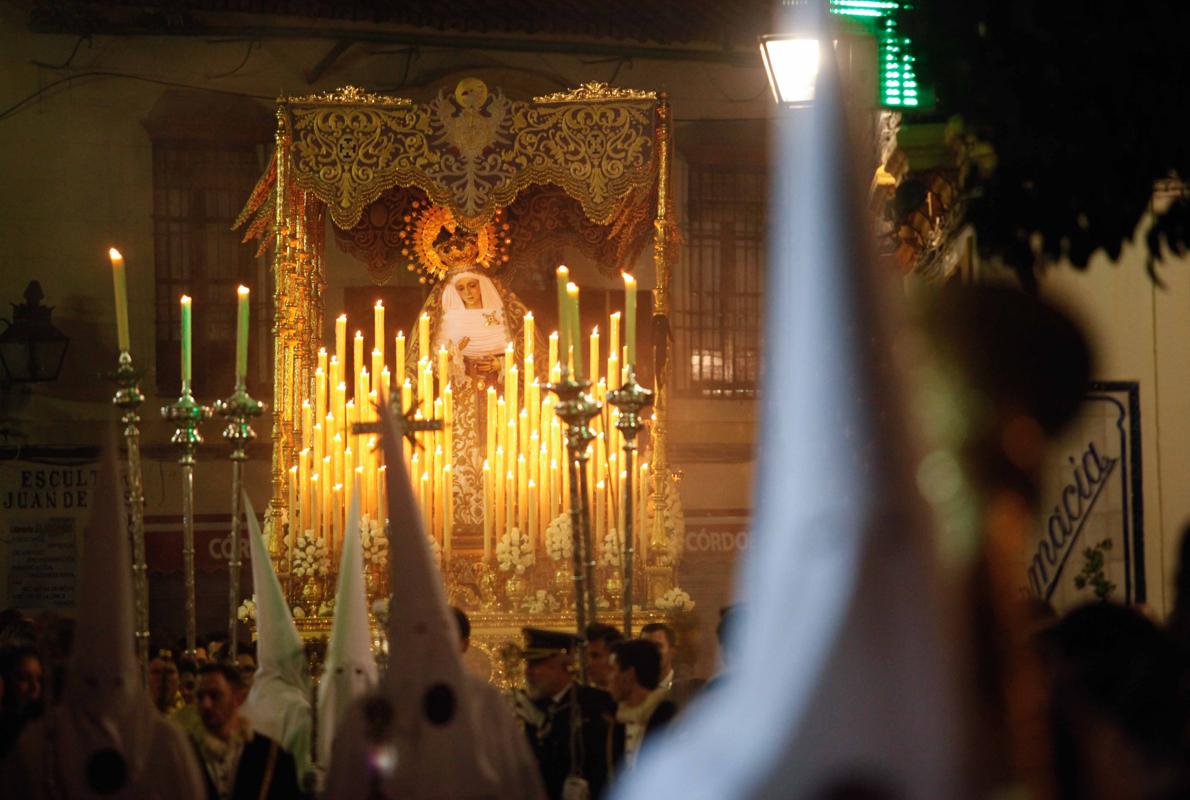 Nuestra Señora de las Lágrimas en su Desamparo, durante su procesión