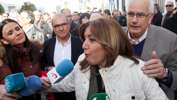 Susana Díaz ayer durante su visita a la localidad onubense de Ayamonte