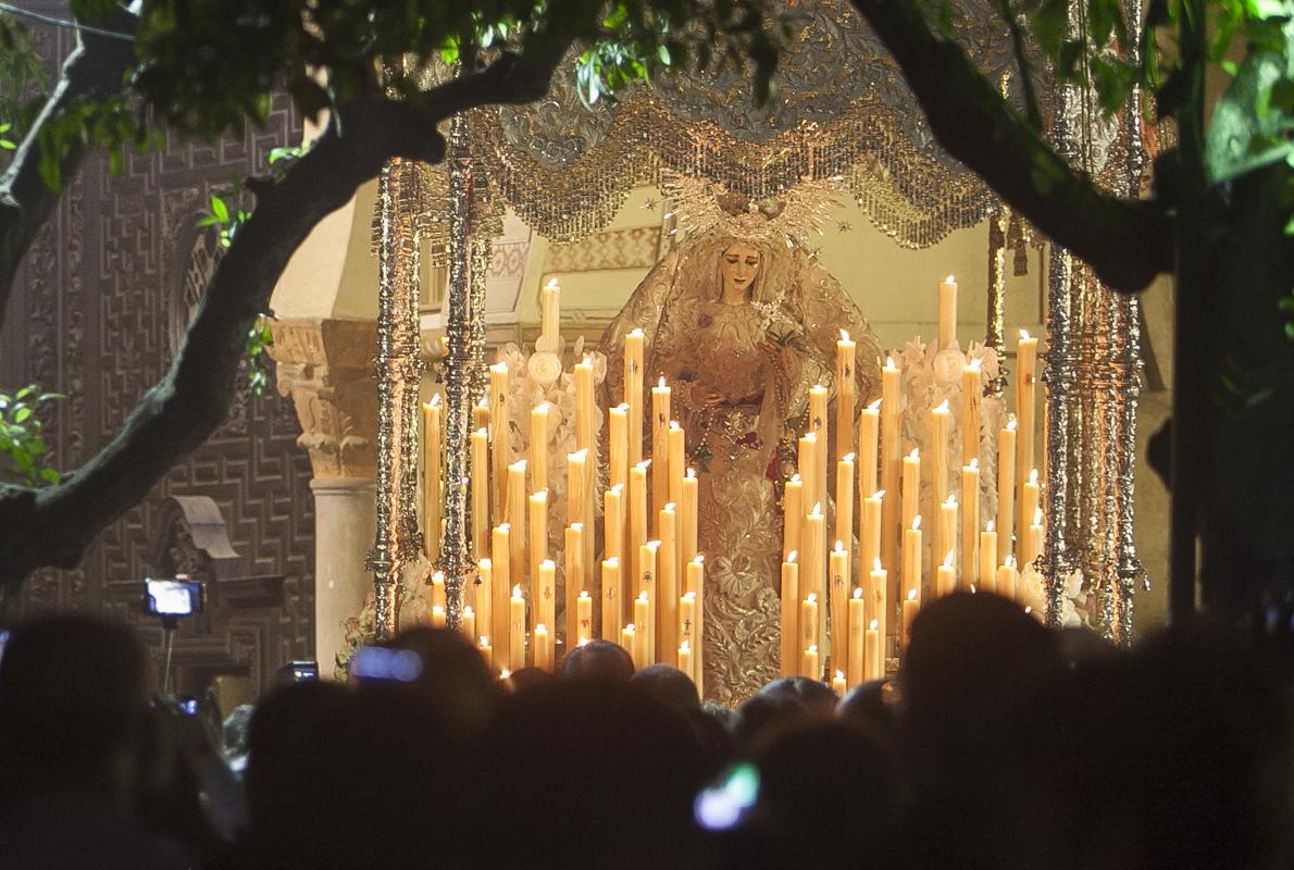 María Santísima de la Paz y Esperanza, durante su procesión