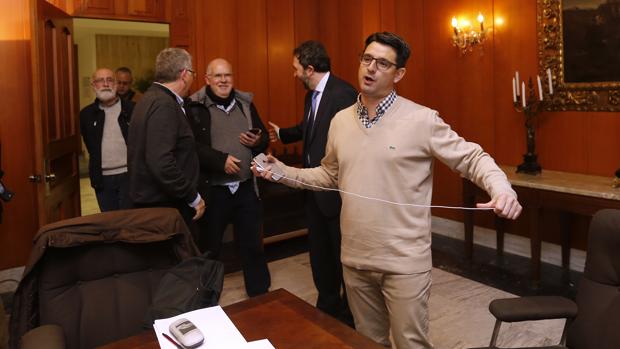 Pedro García, durante una reunión en el Ayuntamiento