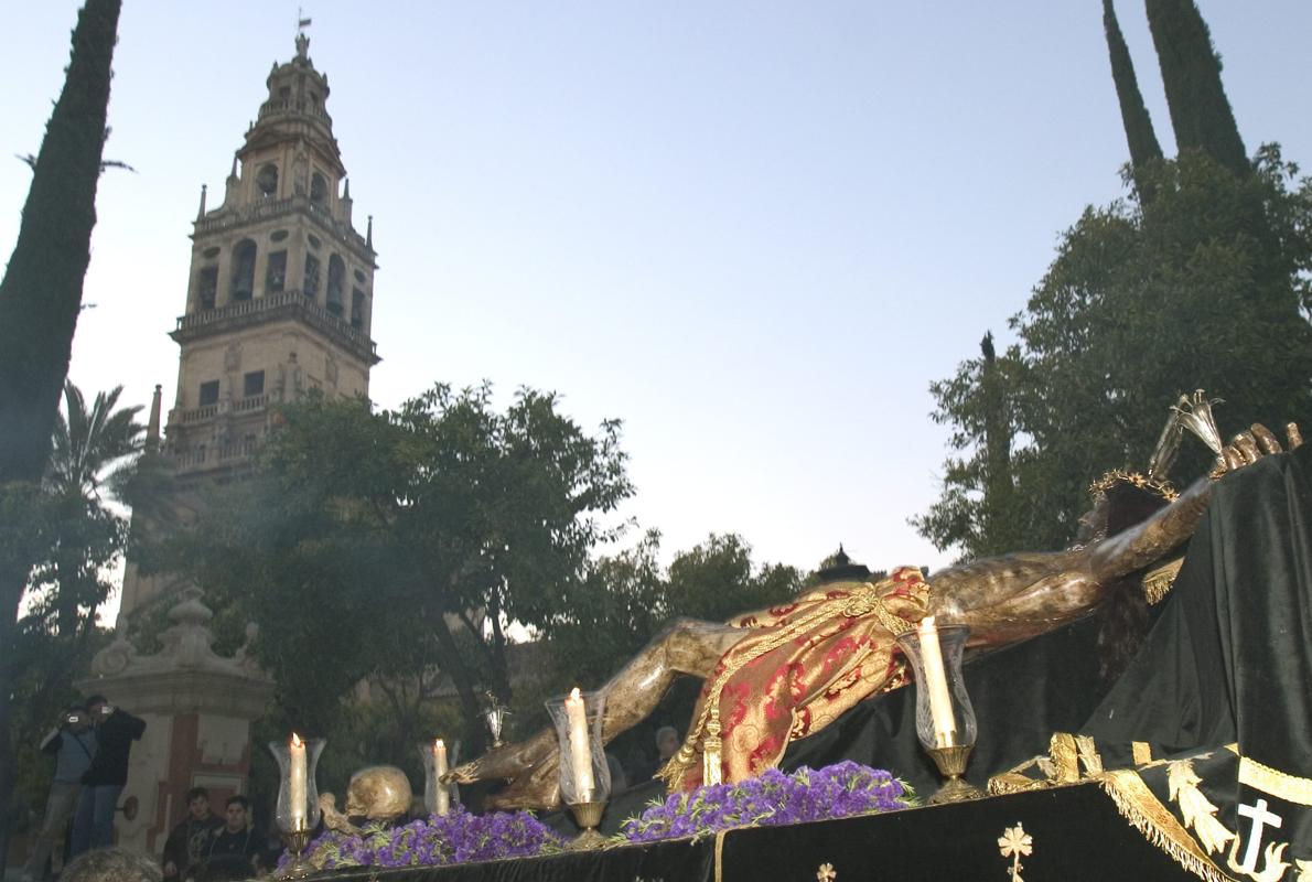 El Remedio de Ánimas en el Vía Crucis de las hermandades en 2006