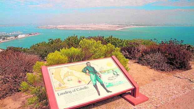 Panel informativo en el lugar donde desembarcó Cabrillo, en San Diego