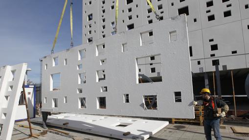 Trabajadores en las obras del Centro de Ferias y Convenciones