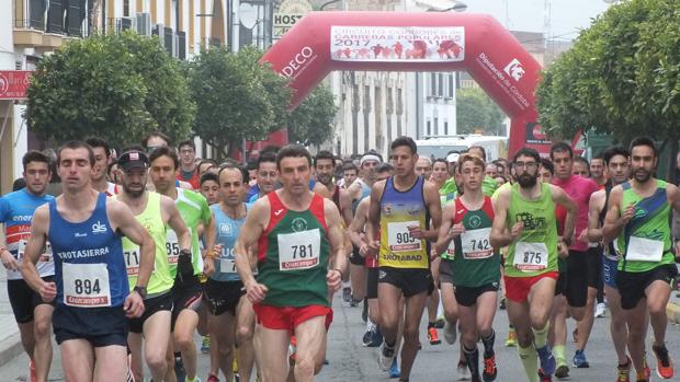 Salida de la carrera popular celebrada en Pedro Abad