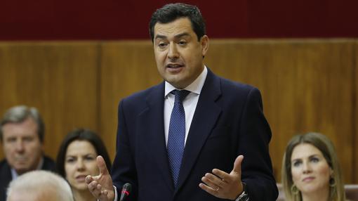 Juanma Moreno, líder del PP andaluz, este jueves en el Parlamento de Andalucía