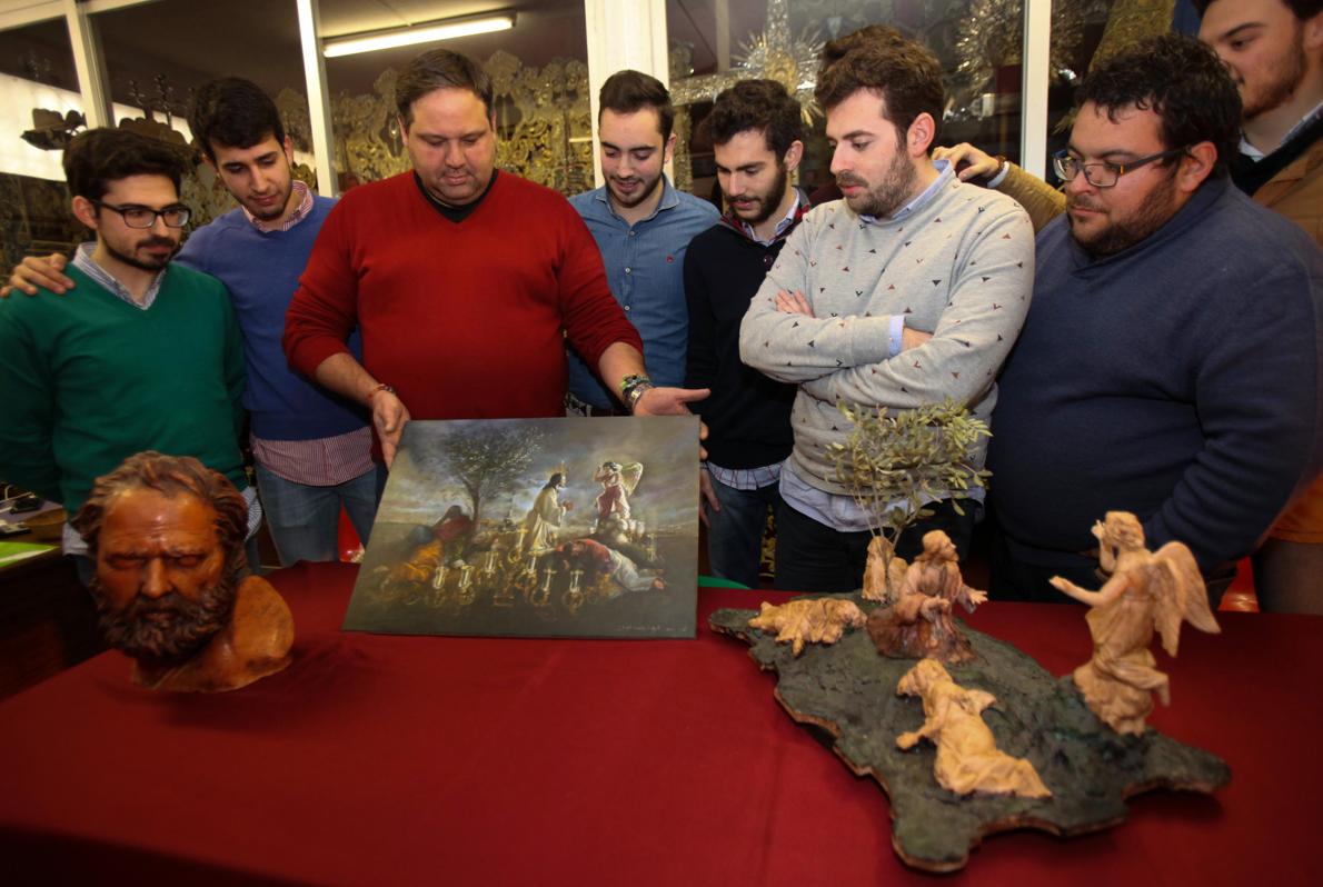 Hermanos de la Oración en el Huerto, observando el nuevo proyecto