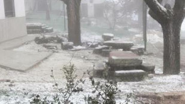 Uno de los rincones del Santuario de la Virgen de la Sierra nevado