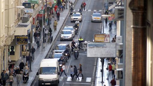 La calle Cruz Conde antes de su peatonalización