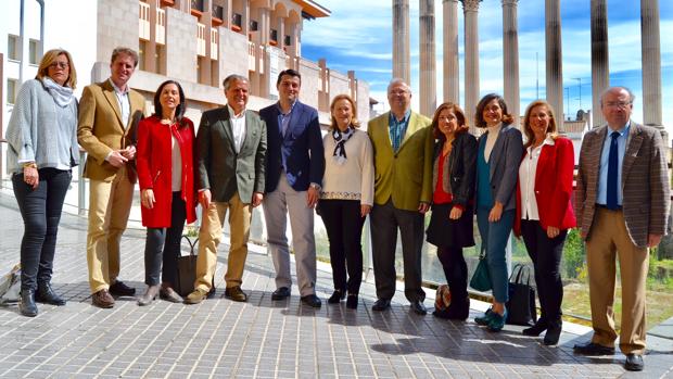 Los once concejales del PP en el Ayuntamiento de Córdoba, en la mañana de este martes
