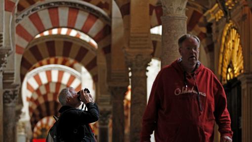 Visitantes en la Mezquita-Catedral de Córdoba