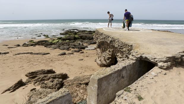 Las playas andaluzas han recibido cuantiosos aportes de arena para combatir los efectos del temporal invernal