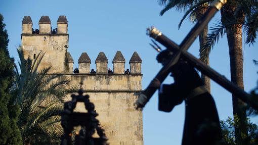 El Señor de la Pasión, por el Alcázar