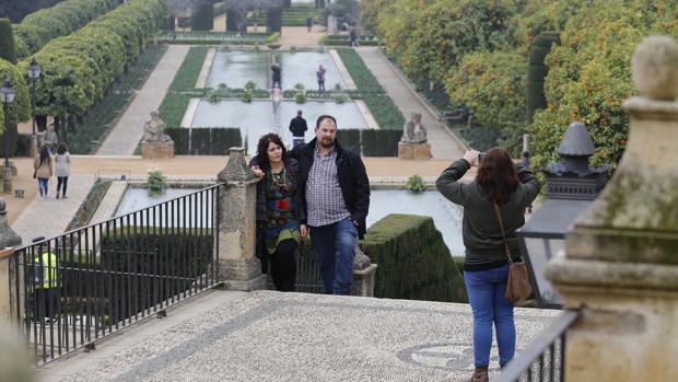 Turistas en el interior del Alcázar en un lunes especial