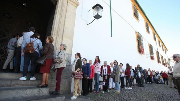 El Cristo de la Providencia entra por la segunda puerta de la Catedral en su Via Crucis