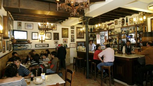 Interior de la taberna Las Beatillas