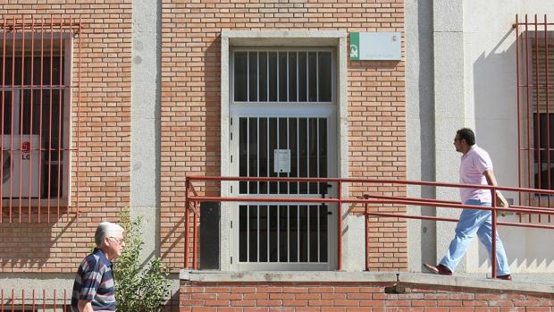 Condenan a unos padres a un año de cárcel por amenazar al jefe de estudios de su hijo