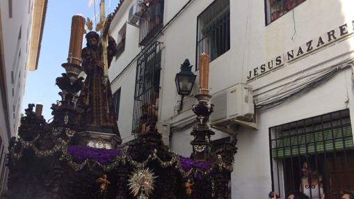 Imagen de Jesús Nazareno en el arranque de su desfile procesional