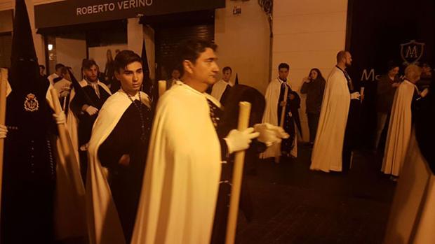 Carreras y avalanchas provocadas en la Madrugada de Sevilla, con ocho detenidos