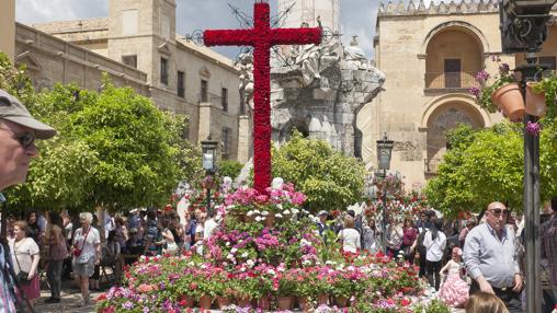 El Santo Sepulcro, segunda en 2016 el Casco Histórico en las Cruces de Mayo de Córdoba