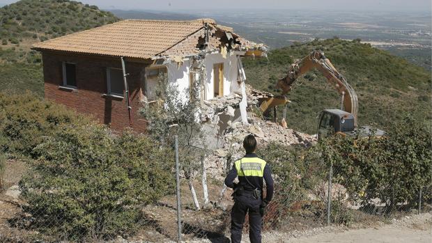 Casa ilegal en San Cristóbal derribada en 2008