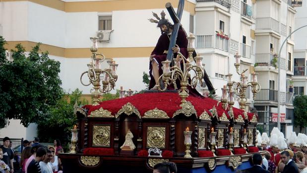 La «vida» en Sevilla del antiguo paso de la hermandad de la Santa Faz de Córdoba