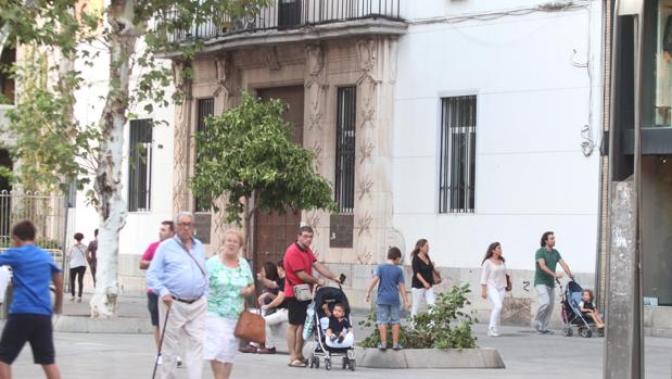 Fachada del Ayuntamiento antiguo, en el Bulevar del Gran Capitán