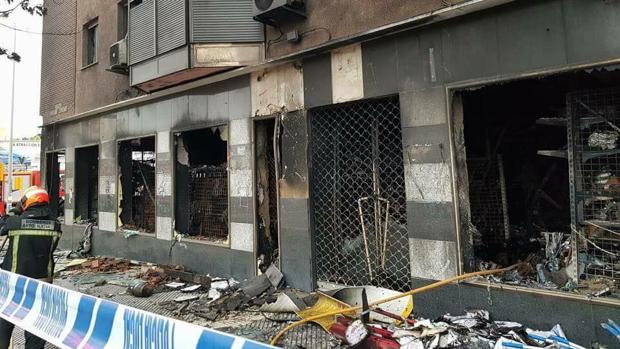 El dueño del bazar chino incendiado en Huelva ofrece una recompensa por los presuntos autores del fuego