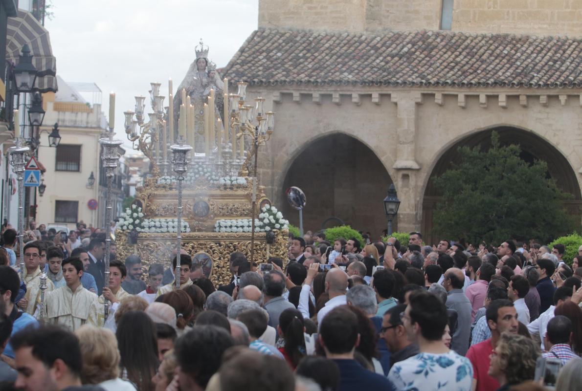 Salida procesional de la Virgen de los Remedios