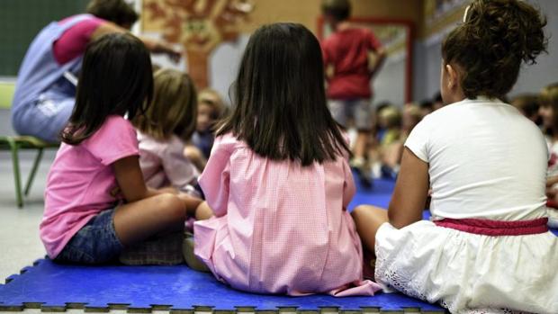 Las familias con niños en educación especial denuncian retraso en las becas