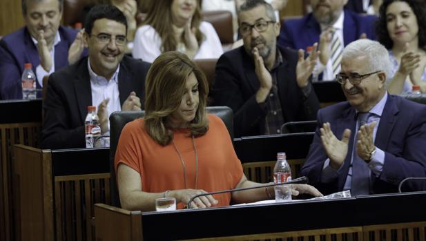 Susana Díaz paga en el Parlamento su derrota en las primarias del PSOE