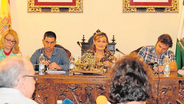 Pleno celebrado en Aguilar con la ausencia del alcalde, Francisco Juan Martín