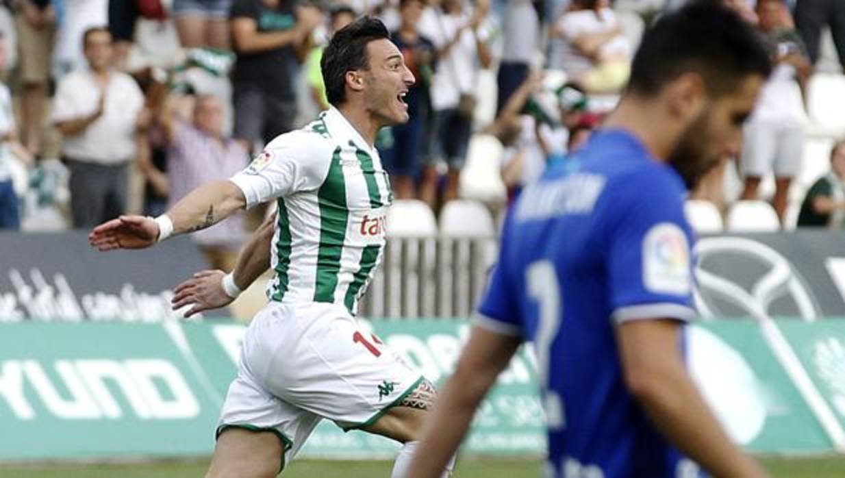 Federico Piovaccari celebra el 1-0 ante el Oviedo a los 37 segundos