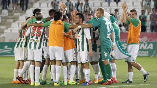 Piña tras el último triunfo del Córdoba CF ante el Real Oviedo