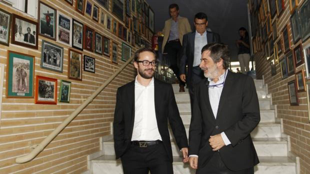 Alejandro y Carlos González, en el antepalco del estadio El Arcángel