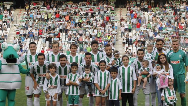 ¿Qué jugadores del Córdoba CF de los 12 que cumplen contrato pueden renovar?