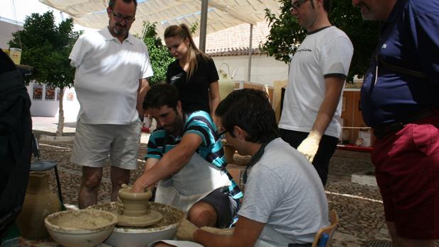 Córdoba y La Rambla lideran las exportaciones andaluzas de cerámica decorativa