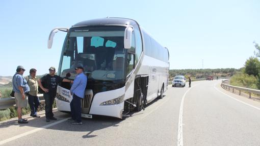 Estado en el que ha quedado el autobús tras el accidente