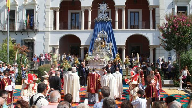 Altar del Corpus Christi en la plaza de la Constitución de Priego