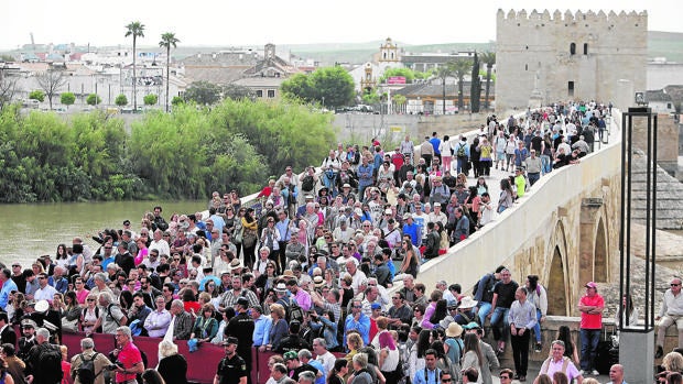 Empresarios y cofradías coinciden en que «no hay debate» sobre la nueva carrera oficial