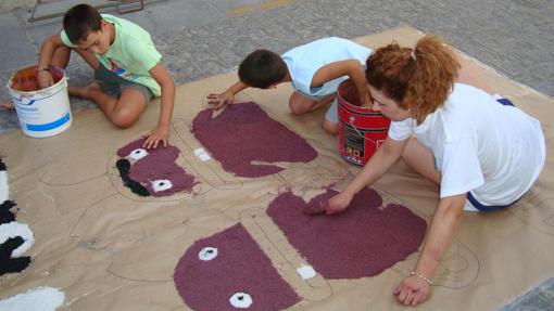 Niños en una actividad infantil en Villanueva del Duque