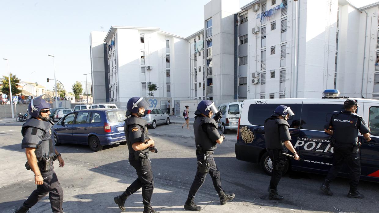 Agentes de la Policía Nacional en el Sector Sur