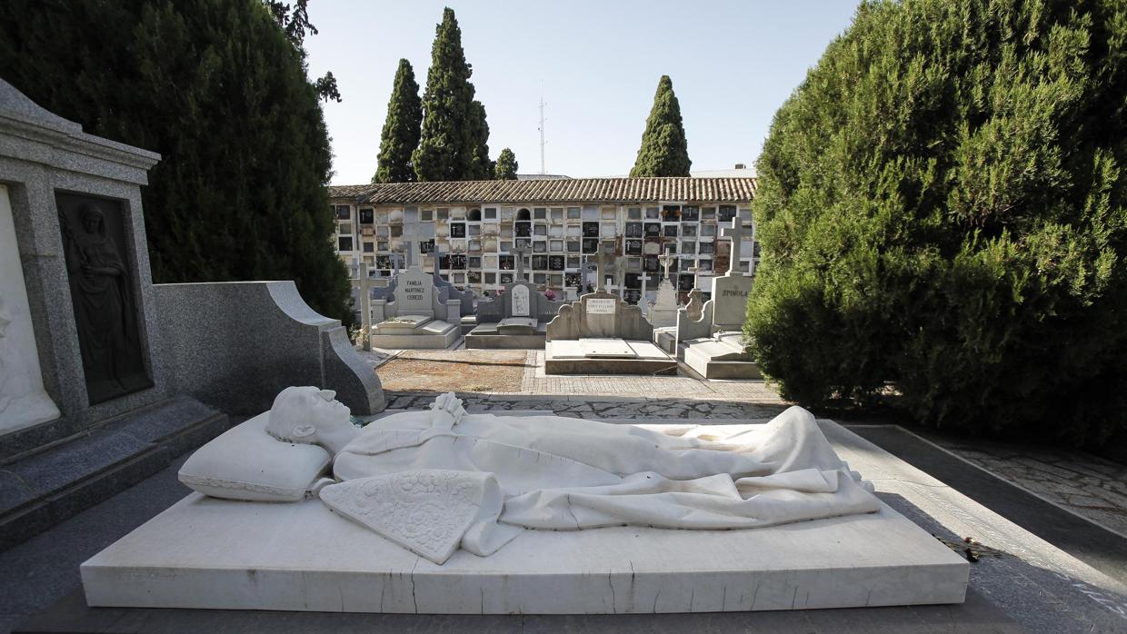 La tumba de Manolete, en el cementerio de la Salud, ayer