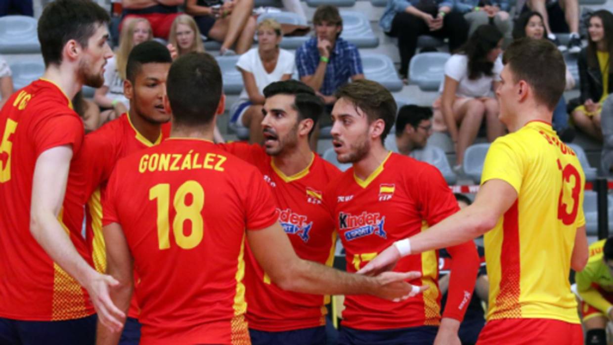 Ruiz, con los jugadores de la selección