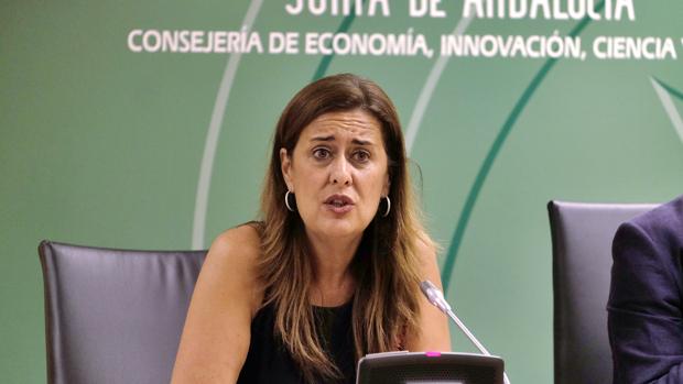 La Junta de Andalucía insiste en dar el título de la ESO a alumnos con dos suspensos
