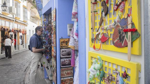 Pedro García, sobre los tenderetes del centro de Córdoba: «Que nadie se ponga nervioso»