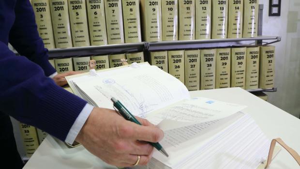 Un almeriense se hace pasar por heredero único de su tío pese a tener más parientes