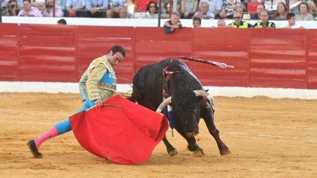 Ponce y Jordán salen a hombros del coso taurino de Villanueva de Córdoba