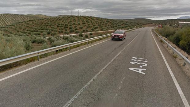 Muere una mujer en una colisión frontal en Jaén