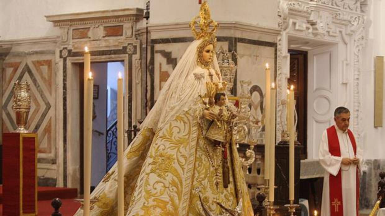 La Virgen del Rosario, Patrona de Cádiz